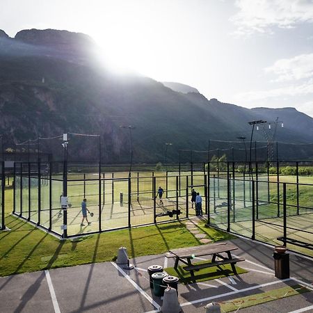 The Lodge Sporthotel - Golfclub Eppan Appiano Sulla Strada Del Vino Bagian luar foto