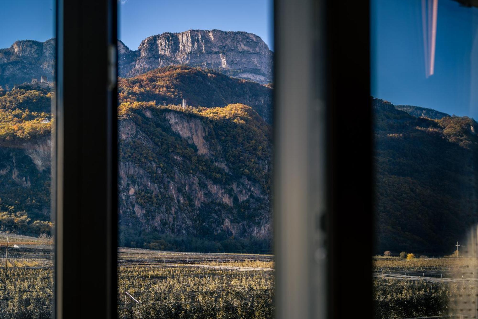 The Lodge Sporthotel - Golfclub Eppan Appiano Sulla Strada Del Vino Bagian luar foto