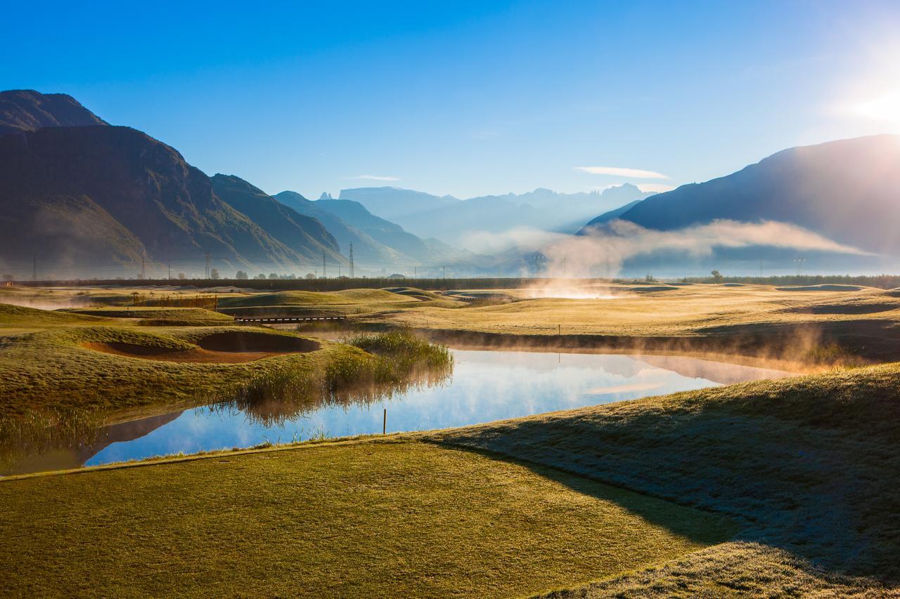 The Lodge Sporthotel - Golfclub Eppan Appiano Sulla Strada Del Vino Bagian luar foto