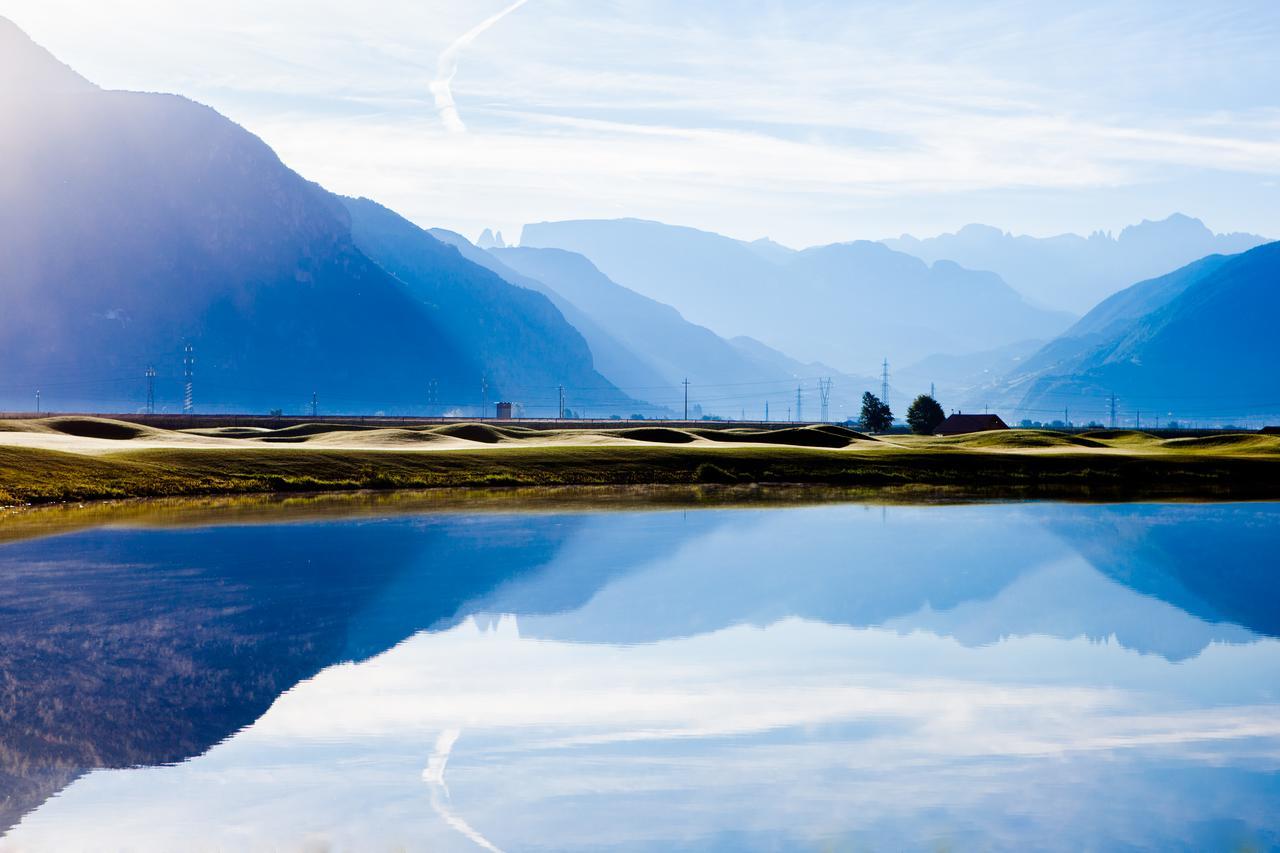 The Lodge Sporthotel - Golfclub Eppan Appiano Sulla Strada Del Vino Bagian luar foto