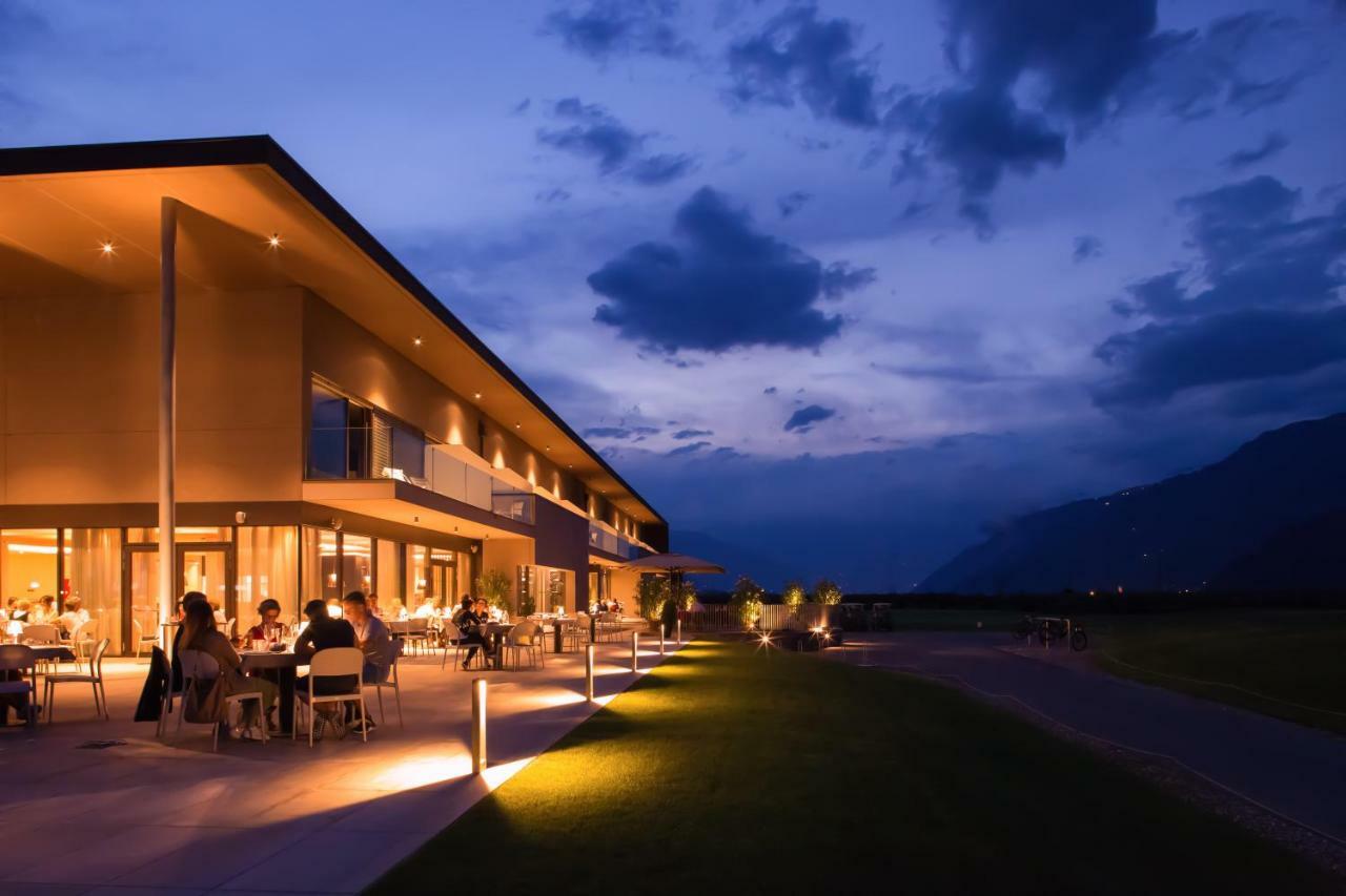 The Lodge Sporthotel - Golfclub Eppan Appiano Sulla Strada Del Vino Bagian luar foto